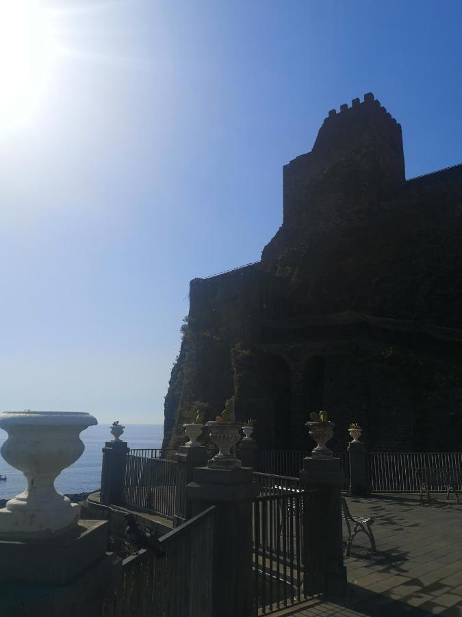 Locanda Popolare Aci Castello Esterno foto